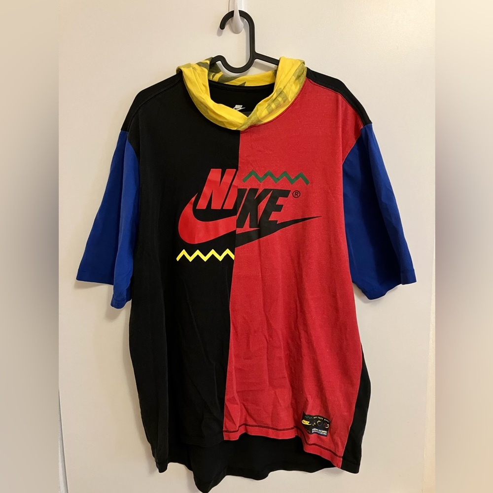 NIKE COLORBLOCK PATCHWORK HOODED T-SHIRT W/ SCREENPRINTED LOGO [Large]